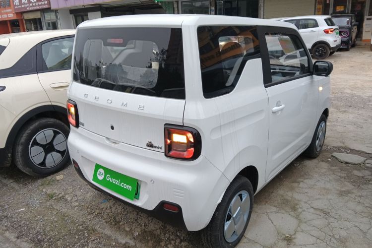 吉利银河 2024款 熊猫mini 200km 耐力熊车身外观7