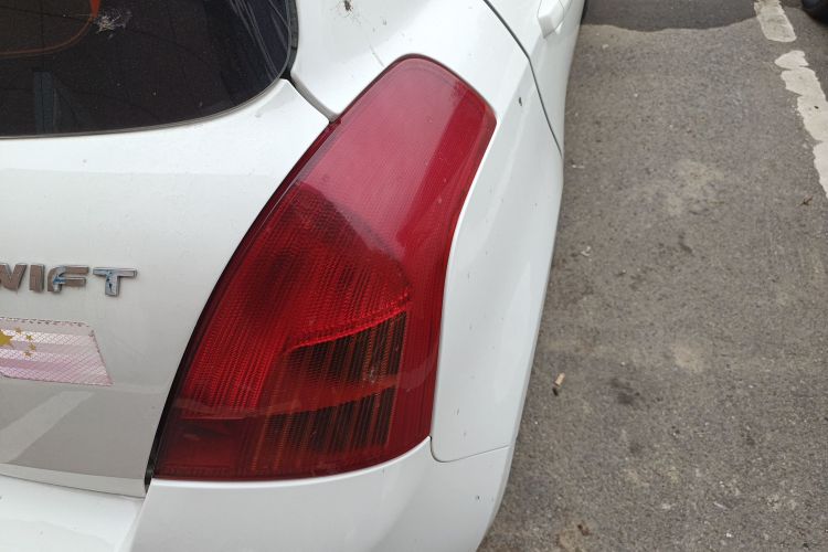 铃木 雨燕 2013款 1.3L 手动超值版车身外观6006