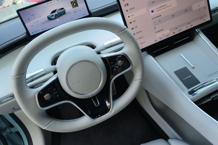 鸿蒙智行 智界S7 2025款 705km Pro局部细节18