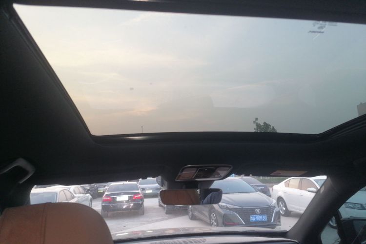 理想汽车 理想ONE 2021款 增程6座版中控内饰22