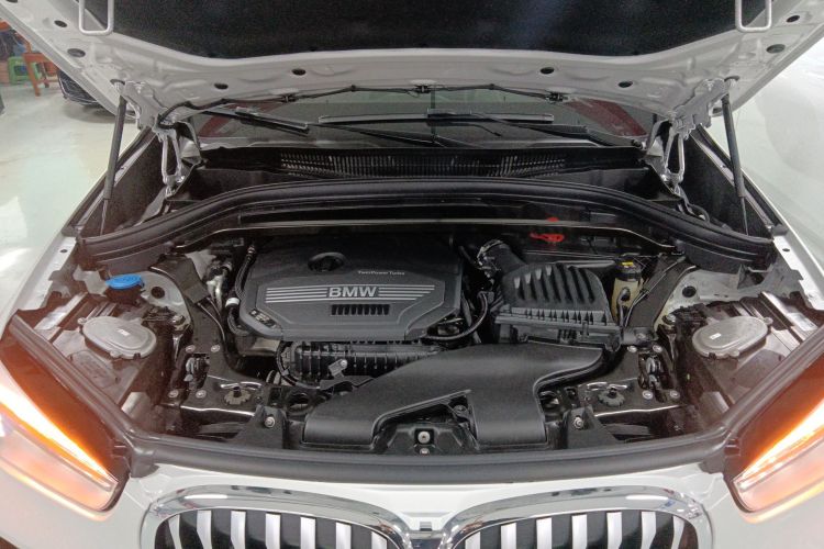 宝马X1 2021款 sDrive20Li 时尚型机舱底盘24