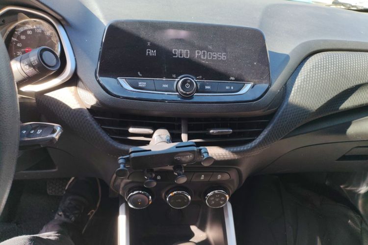 雪佛兰 科沃兹 2022款 325T 自动欣悦版中控内饰16