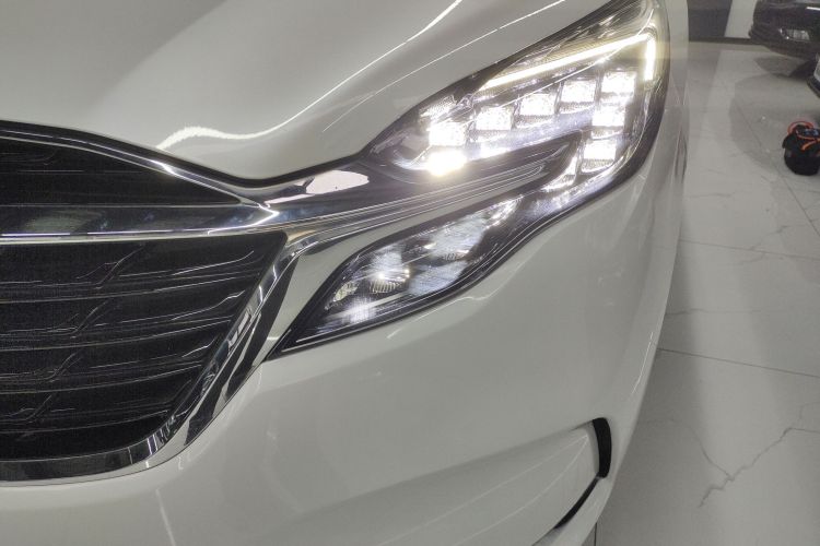 别克GL8 2020款 ES陆尊 653T 舒适型车身外观36