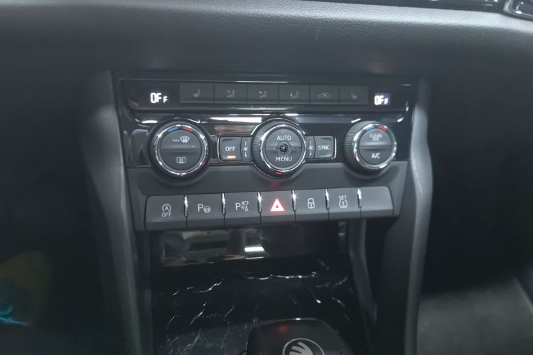 斯柯达 柯迪亚克 2019款 改款 TSI330 5座两驱豪华优享版 国VI中控内饰16