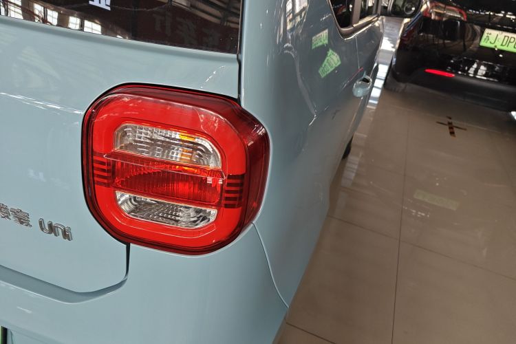 凌宝汽车 凌宝uni 2022款 微甜版车身外观9
