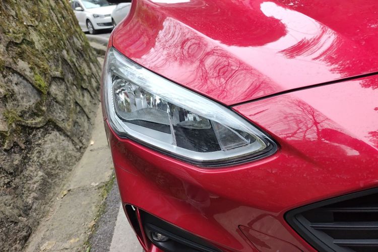 福特 福克斯 2020款 三厢 EcoBoost 180 自动锋潮型车身外观8