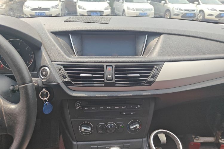 宝马X1 2013款 sDrive18i 时尚型中控内饰16