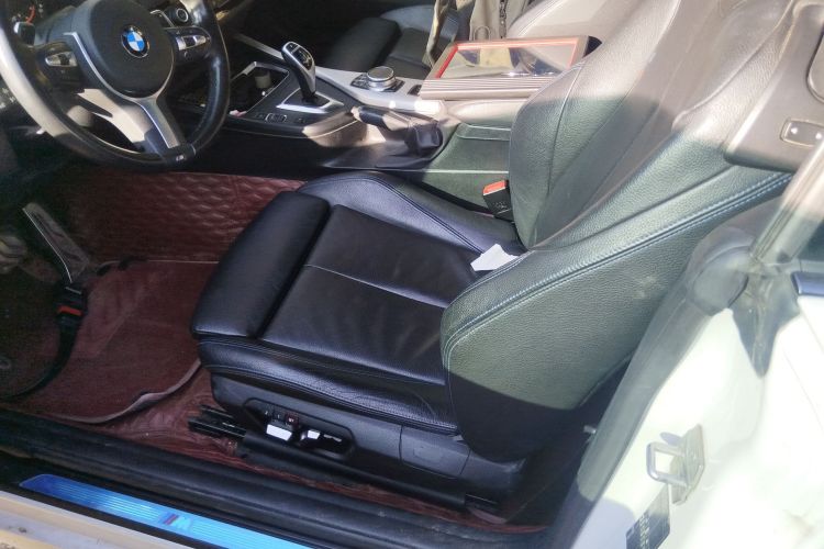 宝马2系(进口) 2019款 225i 敞篷轿跑车 尊享型 M运动套装中控内饰19