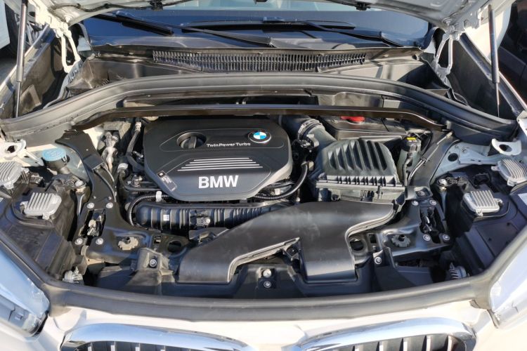 宝马X1 2018款 xDrive20Li 尊享型机舱底盘24