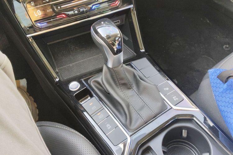 大众 帕萨特 2024款 380TSI 龙耀版中控内饰18