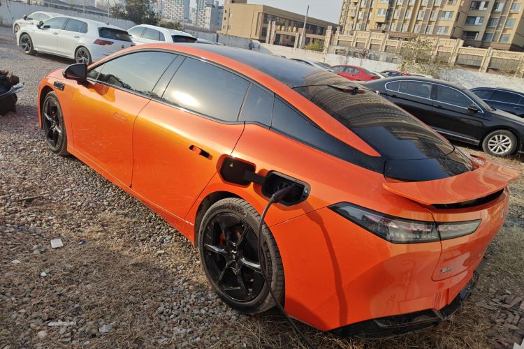 昊铂GT 2023款 710后驱超充Max版车身外观4