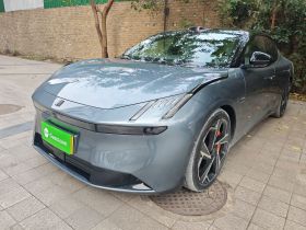 领克Z10 2024款 95kWh 702km四驱智驾Ultra