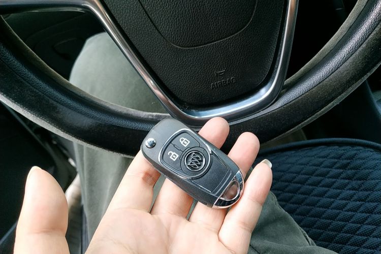 别克 昂科拉 2014款 1.4T 自动两驱都市精英型中控内饰11