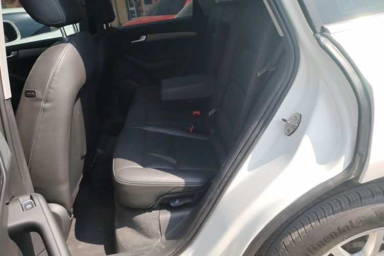 奥迪Q5 2016款 40 TFSI 进取型中控内饰7004