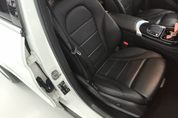 奔驰GLC 2020款 改款 GLC 260 L 4MATIC 动感型局部细节41