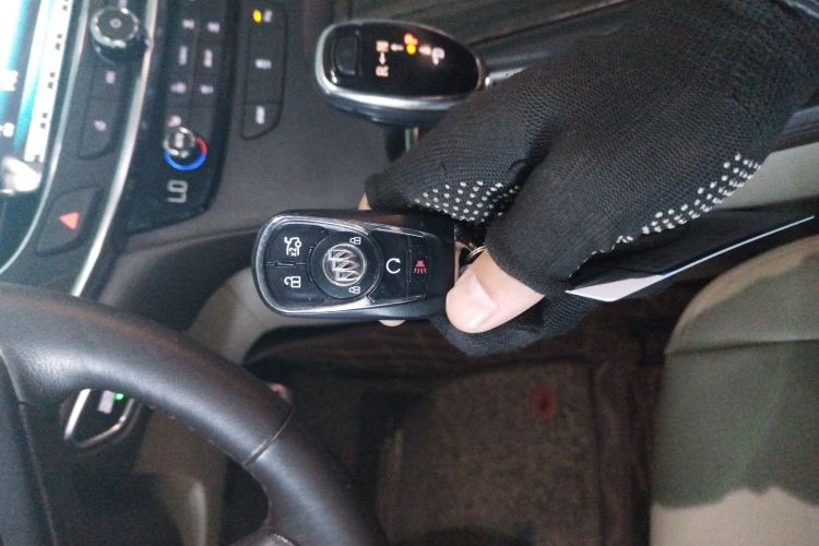 别克 君越 2016款 改款 20T 领先型中控内饰11