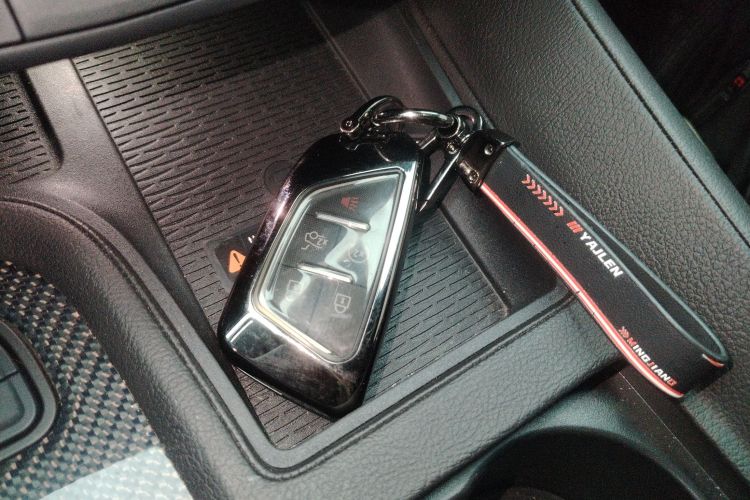 凯迪拉克CT5 2024款 28T 铂金型中控内饰7001