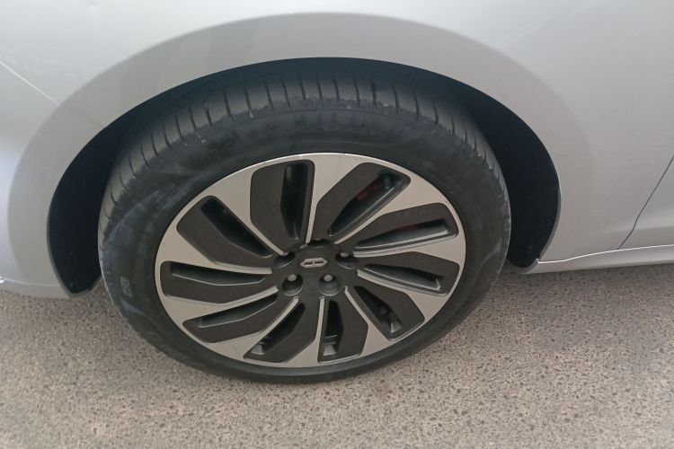 鸿蒙智行 问界M5 2022款 增程四驱旗舰版车身外观6007