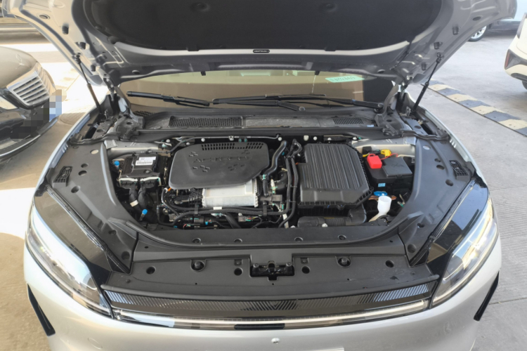 奇瑞风云 风云A9L 2025款 260超长续航尊贵版机舱底盘24