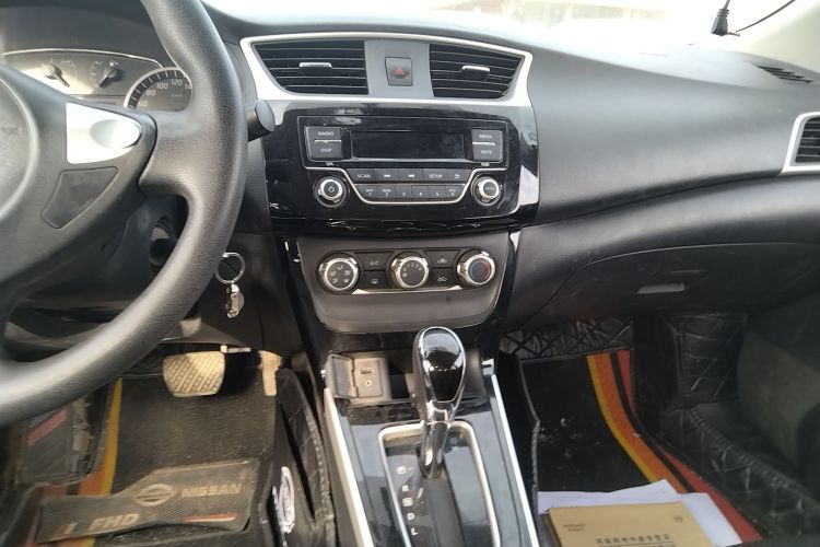 日产 轩逸 2016款 1.6XL CVT豪华版中控内饰16