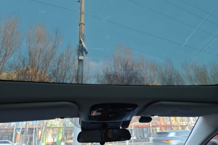 丰田 凯美瑞 2024款  双擎 2.0HG 尊贵版中控内饰22