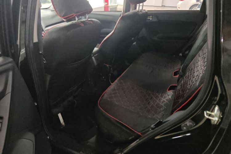 斯巴鲁 森林人 2014款 2.0i 自动舒适版中控内饰7004