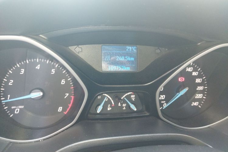 福特 福克斯 2012款 两厢 1.6L 手动舒适型中控内饰15