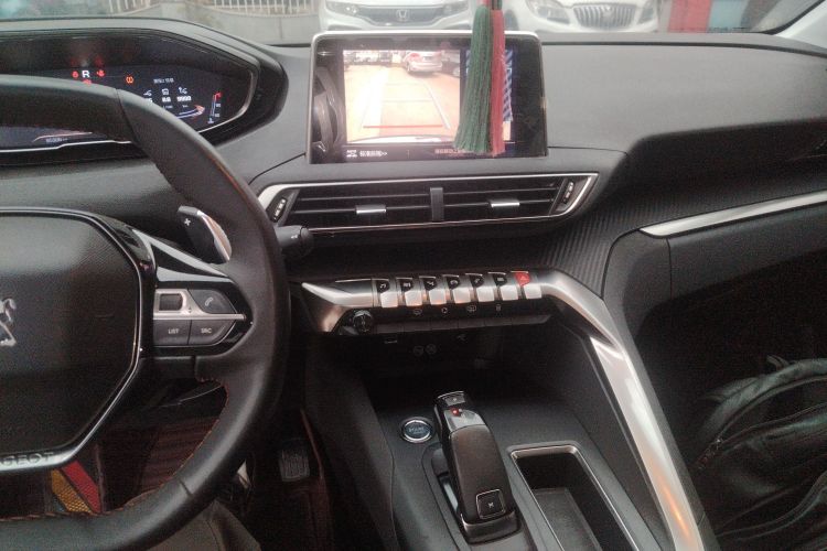标致5008 2017款 350THP 7座精英版中控内饰16