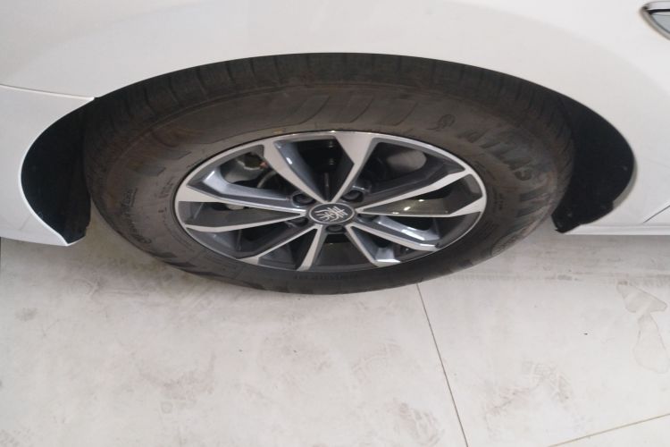 比亚迪 秦PLUS 2024款 荣耀版 DM-i 55KM领先型车身外观6007