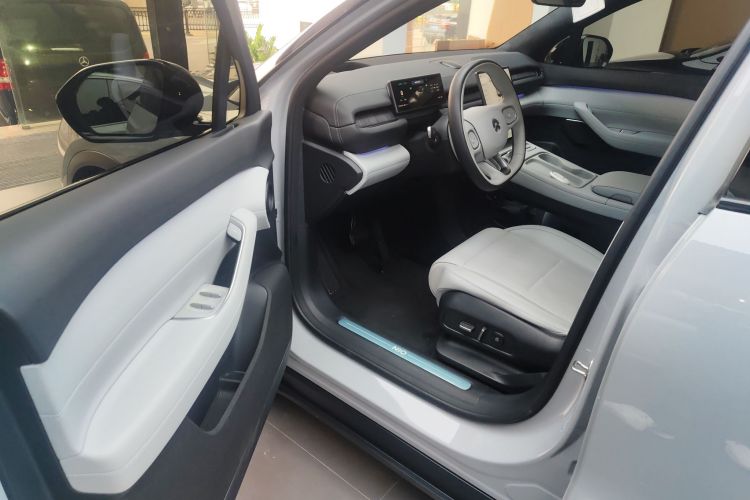 蔚来ES6 2023款 75kWh中控内饰7003