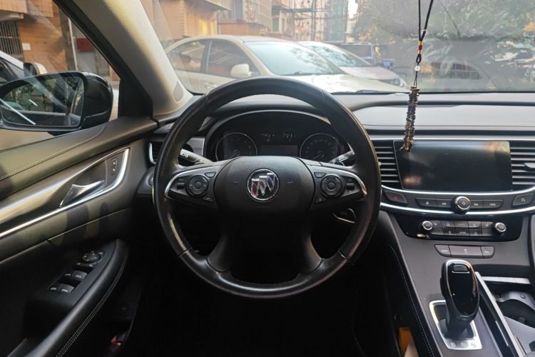 别克 君越 2021款 652T 豪华型中控内饰13