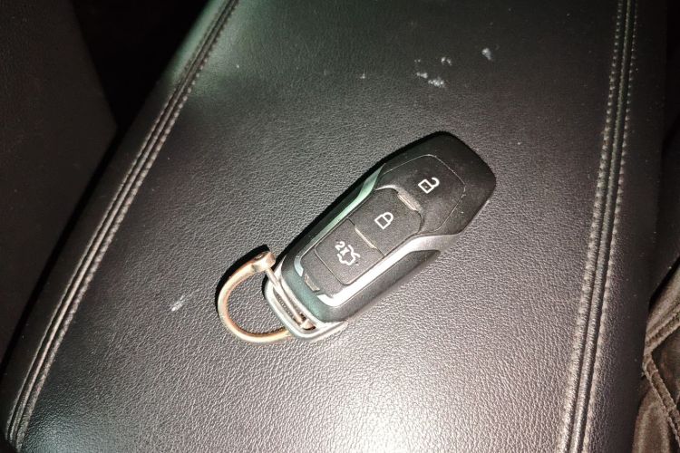 福特 锐界 2016款 EcoBoost 245 两驱铂锐型 7座中控内饰7001