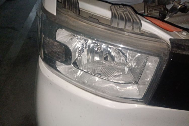 五菱汽车 宏光MINIEV 2022款 马卡龙臻享款 磷酸铁锂车身外观6006