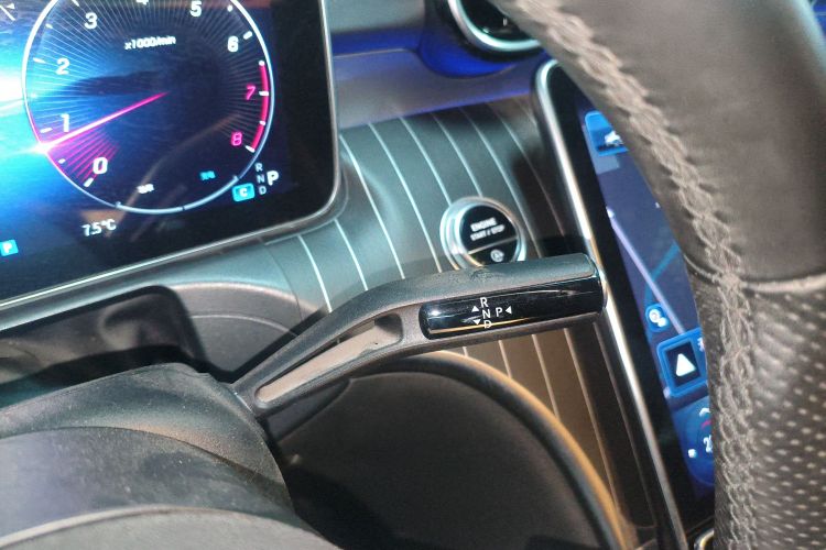 奔驰C级 2023款 C 200 L 运动版局部细节18