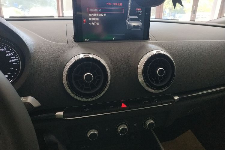 奥迪A3 2017款 Sportback 35 TFSI 时尚型中控内饰16