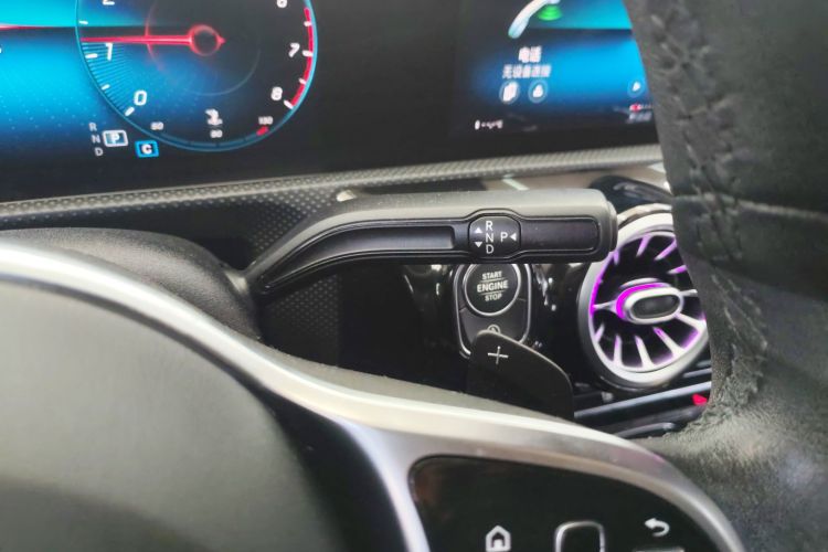 奔驰A级 2021款 A 200 L 运动轿车动感型中控内饰18