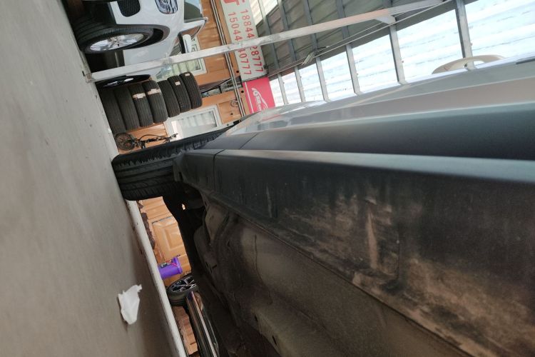 Jeep 指南者(进口) 2014款 改款 2.4L 四驱舒适版机舱底盘29