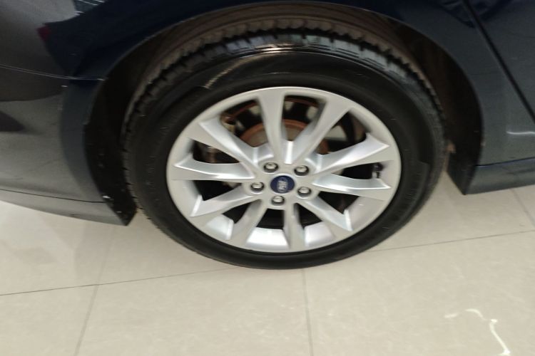 福特 蒙迪欧 2017款 EcoBoost 200 时尚型车身外观56