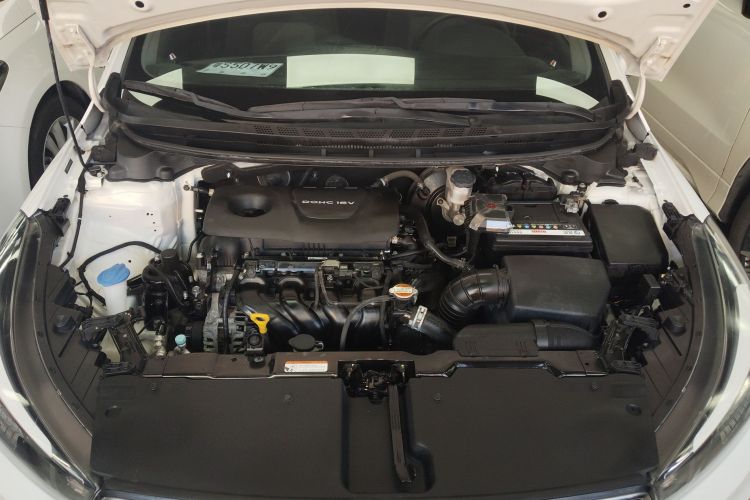 起亚K3 2016款 1.6L 自动天窗版机舱底盘24