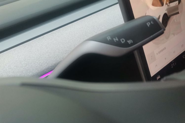 特斯拉 Model Y 2023款 后轮驱动版中控内饰18