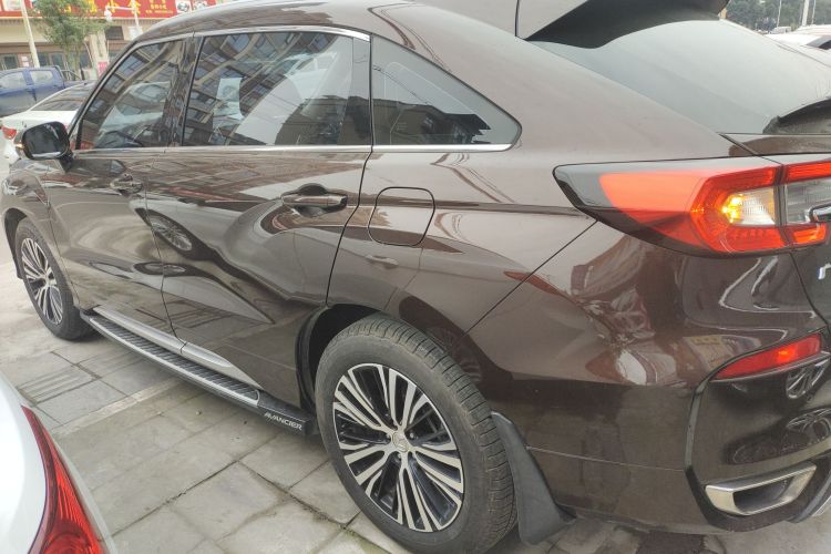 本田 冠道 2017款 370TURBO 四驱尊享版车身外观4