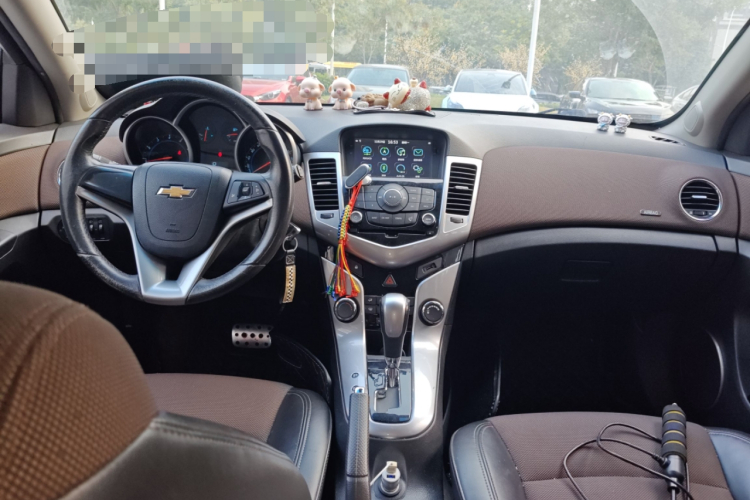 雪佛兰 科鲁兹 2013款 掀背 1.6L 自动豪华型中控内饰12