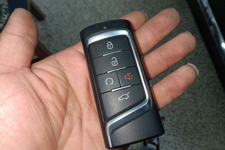 广汽传祺 传祺M8 2023款 领秀系列 390T 尊享版中控内饰7001