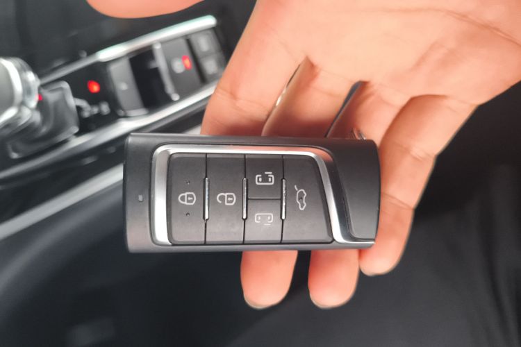 广汽传祺 传祺M8 2024款 领秀系列 390T 尊享版中控内饰11