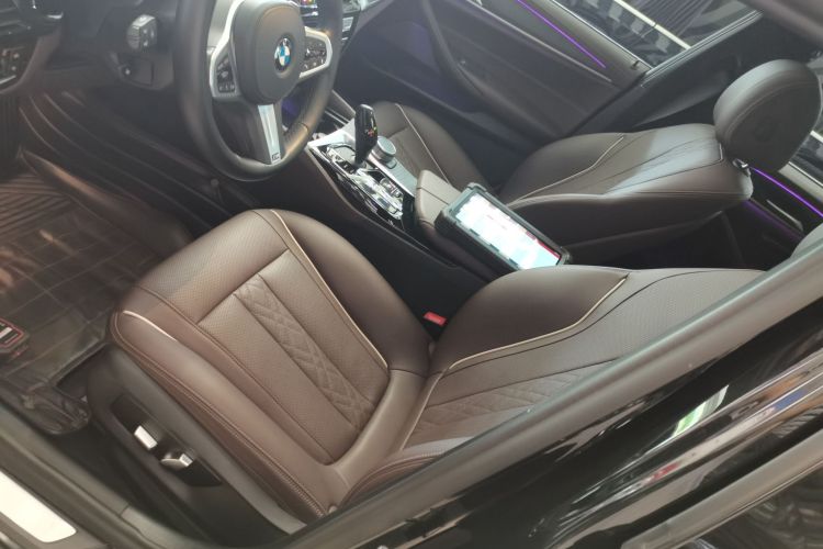 宝马5系 2022款 改款 530Li 领先型 M运动套装局部细节19