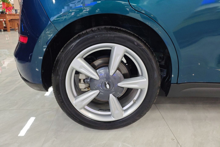 欧拉好猫 2023款 401km标准续航 舒享型 磷酸铁锂车身外观6008