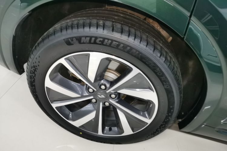 理想汽车 理想ONE 2021款 增程6座版车身外观6008