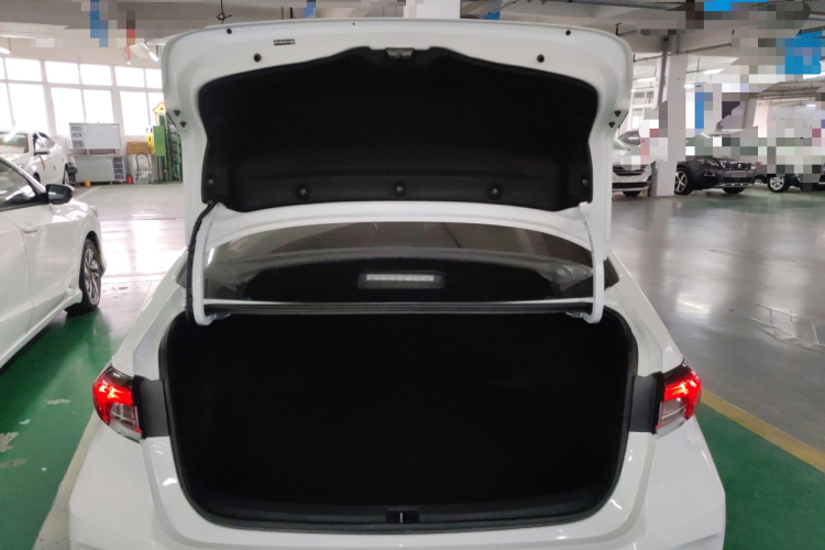 丰田 卡罗拉 2021款 1.2T S-CVT 精英版机舱底盘23