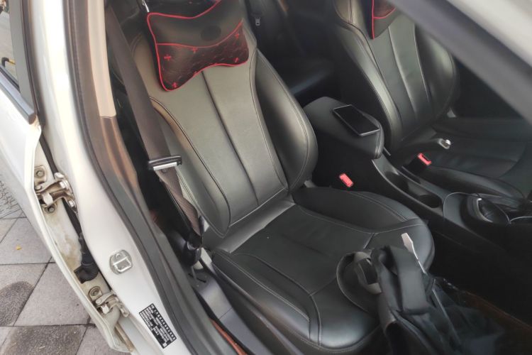 别克 英朗 2018款 18T 自动精英型局部细节41