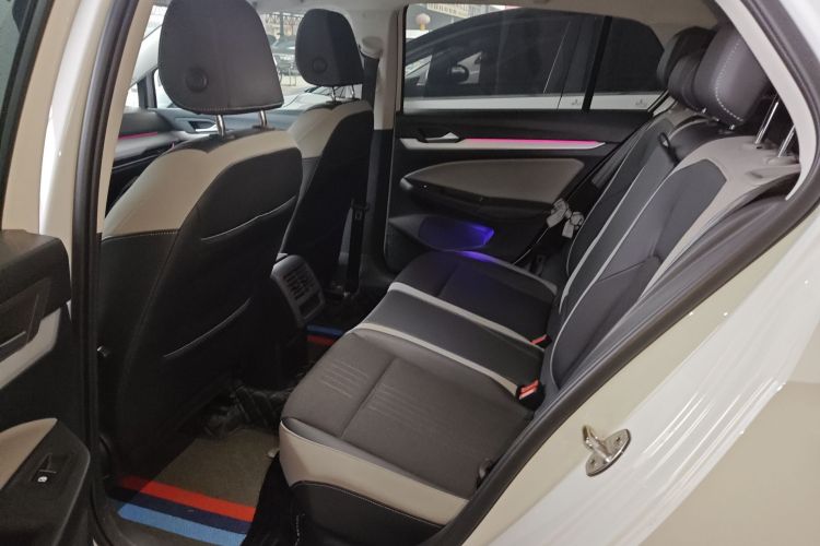 大众 高尔夫 2021款 200TSI DSG Pro中控内饰21